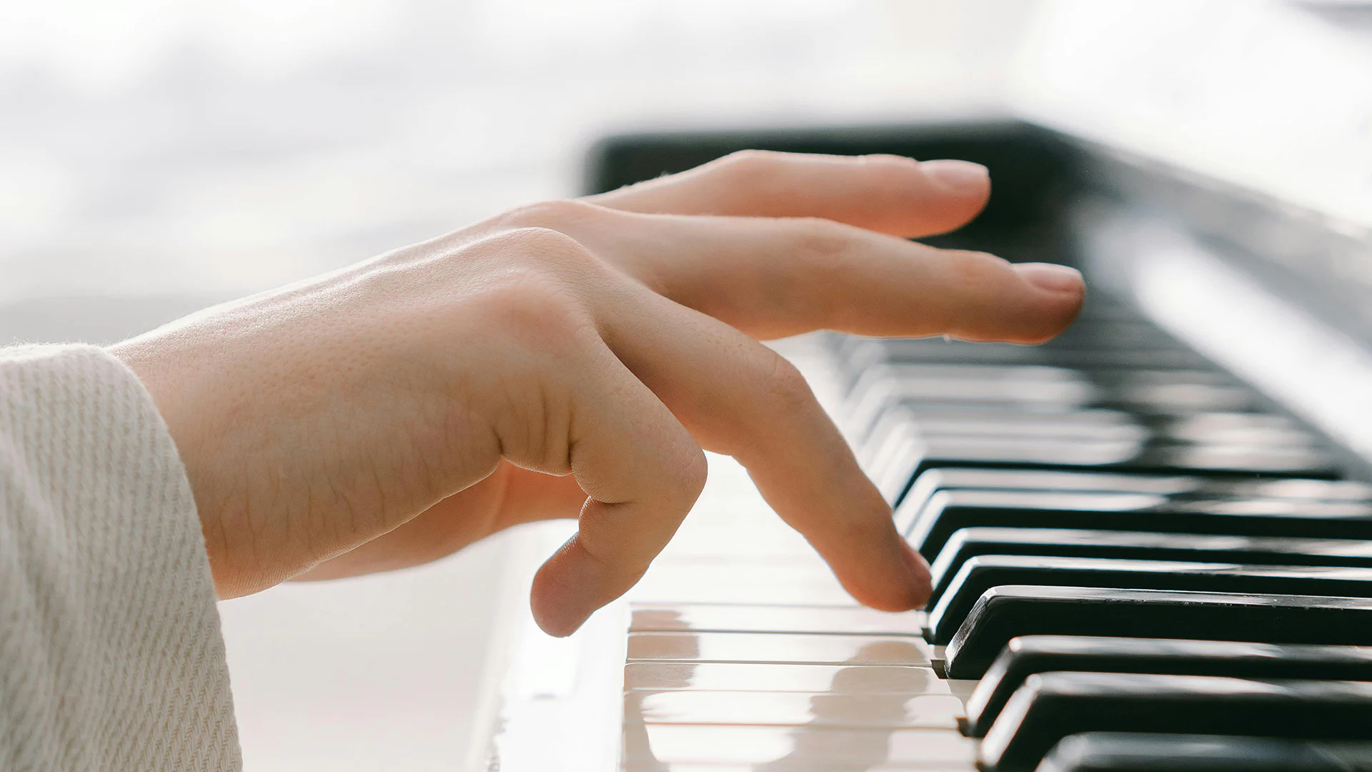 Chord Inversions and Voice Leading – Smoother Harmony for Any Instrument